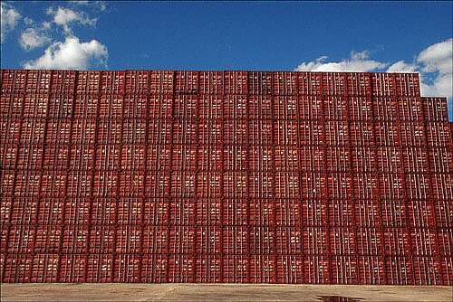 containerbigredgrid.jpg