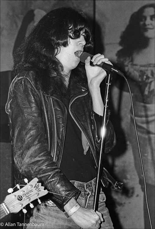 Joey Ramone sings at CBGB