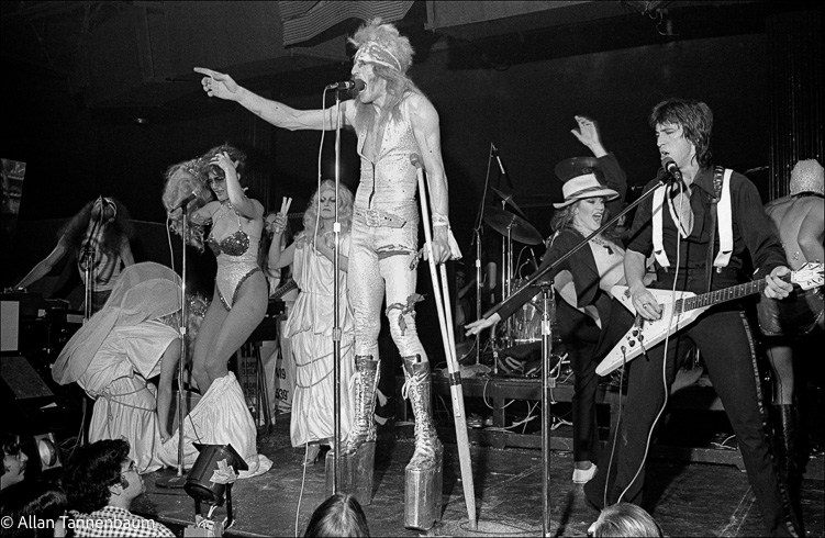 The Tubes perform 